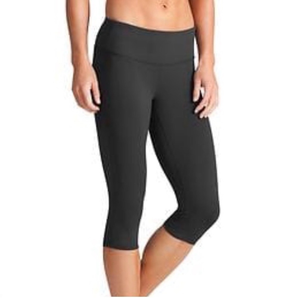 Athleta Chaturanga Capri Leggings. Size S